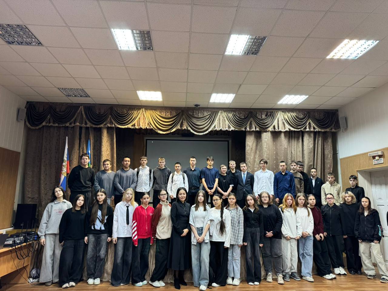 Фото к публикации: Адвокаты Югры рассказали школьникам о границах правомерного поведения