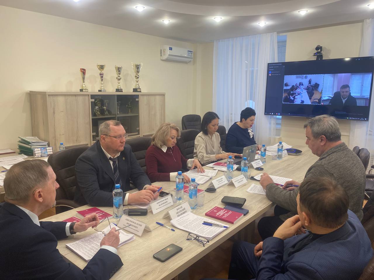 Фото к публикации: Состоялось итоговое в 2025 году заседание Совета Адвокатской палаты Югры